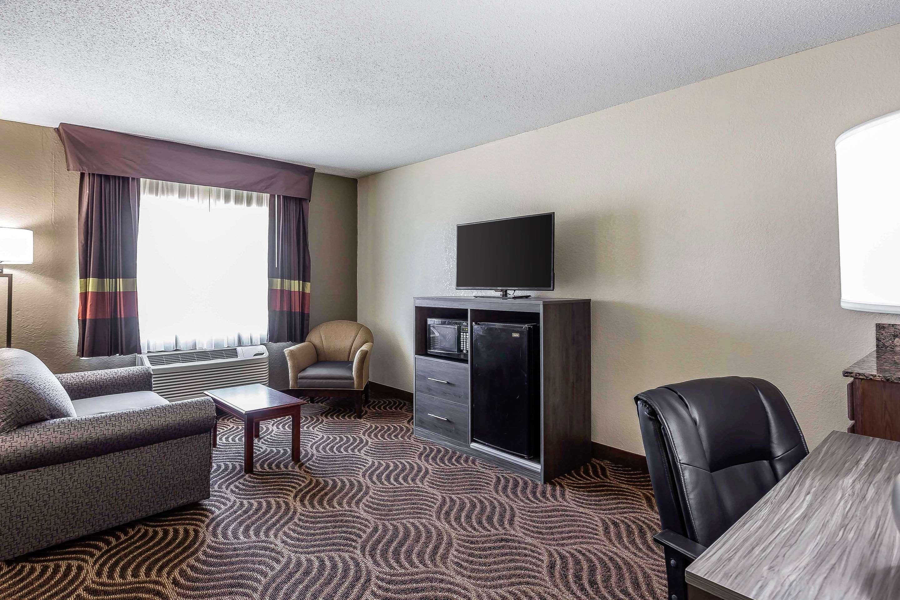 Quality Inn & Suites Солсбери Экстерьер фото